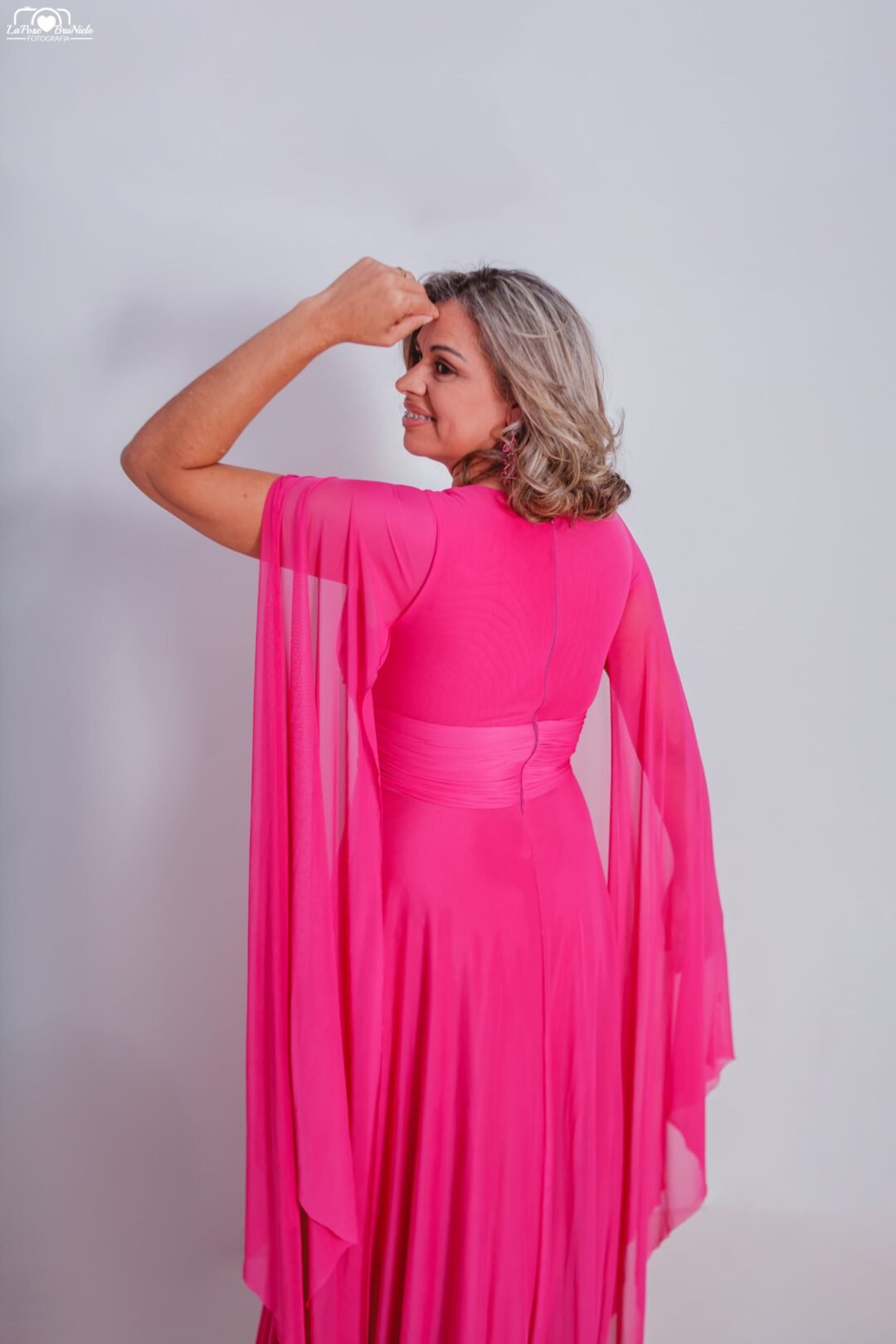 Vestido de Madrinha Rosa Vibrante - Imagem 4