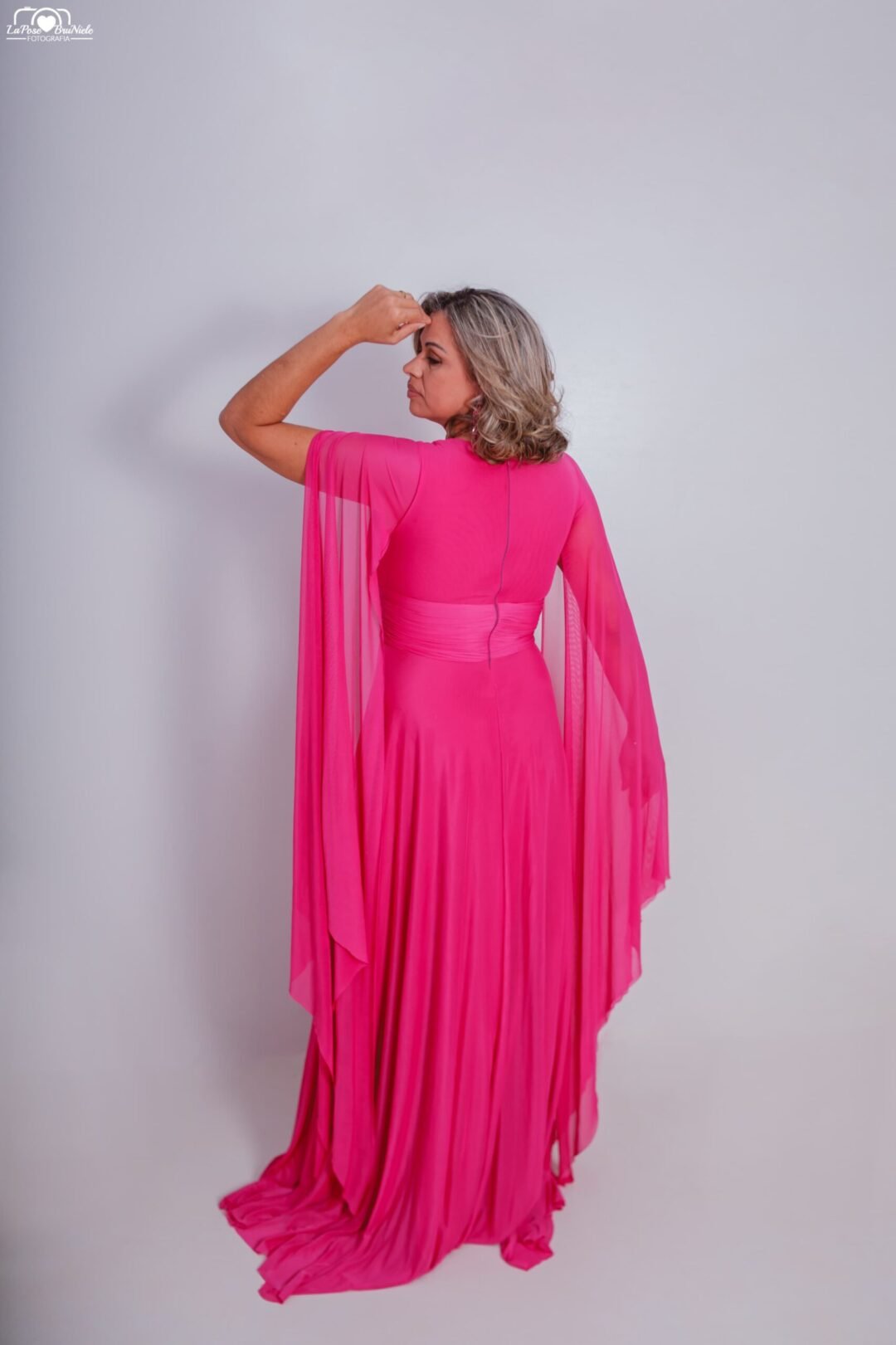 Vestido de Madrinha Rosa Vibrante - Imagem 3