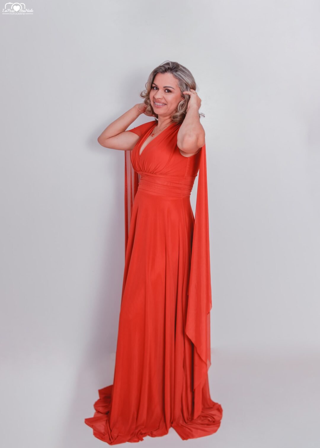 Vestido de Madrinha Laranja Elegância e Estilo Vibrante - Imagem 3